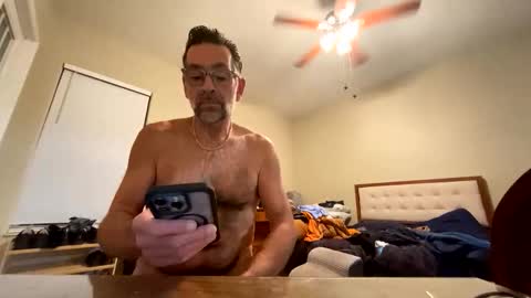 Snapshot of ranuzzi26 chatting on 12.20.25 ranuzzi26 online show from 12.20.25