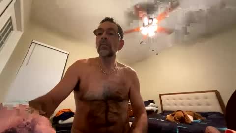 Snapshot of ranuzzi26 chatting on 12.22.25 ranuzzi26 online show from 12.22.25