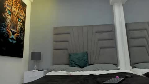 Raphael Nyon online show from 02.05.26