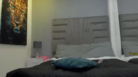 Raphael Nyon online show from 02.06.26