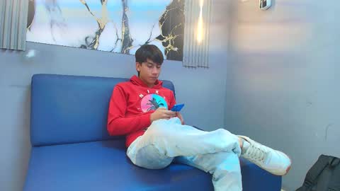 raphael_nyon1 online show from 03.25.26