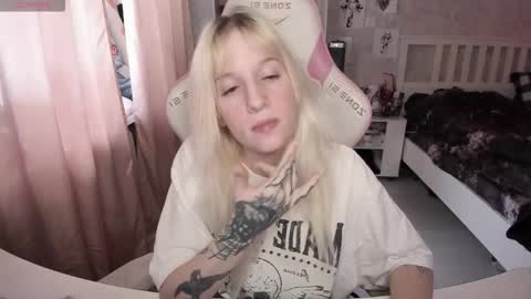 Snapshot of rapunzel_cute chatting on 02.09.26 Rapunzel online show from 02.09.26