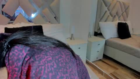 Snapshot of raquel_moore chatting on 03.07.25 Raquel Moore online show from 03.07.25