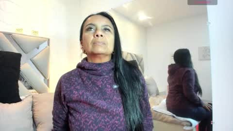 Snapshot of raquel_moore chatting on 09.19.25 Raquel Moore online show from 09.19.25