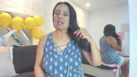 Raquel Moore  online show from 01.05.26