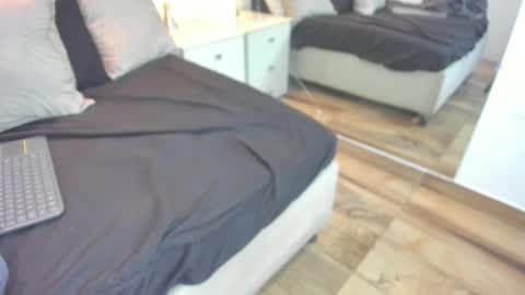 Raquel Moore  online show from 01.07.26