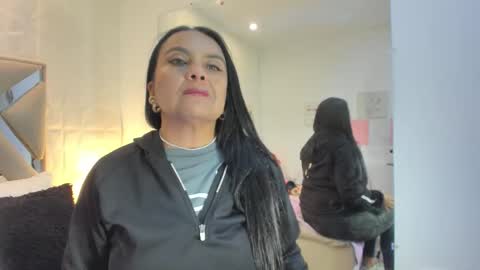 Raquel Moore  online show from 03.09.26