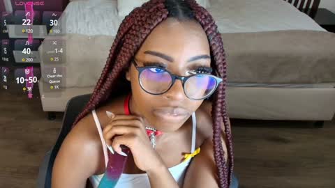 Raquel online show from 02.04.25