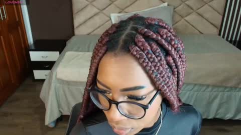 Raquel online show from 02.21.25