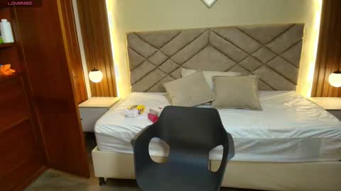 Raquel online show from 02.06.26