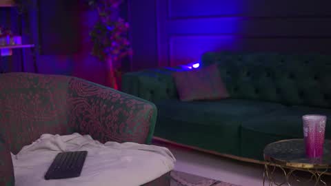 Snapshot of raquellevon chatting on 02.05.25 Raquelle online show from 02.05.25