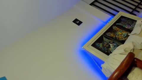 Snapshot of rashell_swet chatting on 11.19.25 thalia online show from 11.19.25