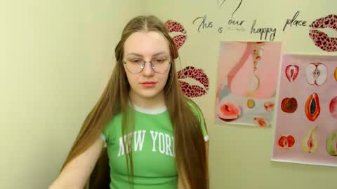 Snapshot of raspberry0101 chatting on 03.11.25 raspberry0101 online show from 03.11.25