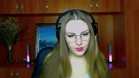 Snapshot of raspberry0101 chatting on 11.28.25 raspberry0101 online show from 11.28.25