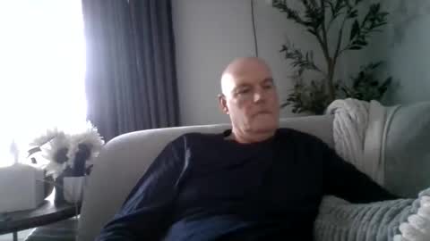 Snapshot of ravchat chatting on 10.28.25 ravchat online show from 10.28.25