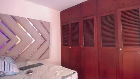 Snapshot of raven_foxter1 chatting on 11.22.25 RAVEN FOXTER online show from 11.22.25