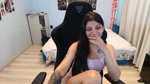 Snapshot of raven_haired_goddess chatting on 07.24.26 raven_haired_goddess online show from 07.24.26