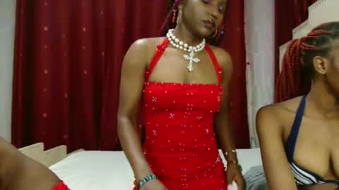 Snapshot of raven_luxe chatting on 02.14.26 Raven online show from 02.14.26