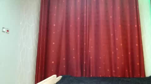 Snapshot of raven_luxe chatting on 02.25.26 Raven online show from 02.25.26