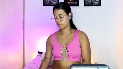 Snapshot of raven_stonee01 chatting on 06.21.26 RAVEN online show from 06.21.26