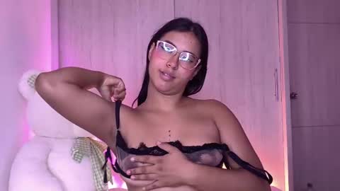 Snapshot of raven_stonee01 chatting on 07.19.26 RAVEN online show from 07.19.26