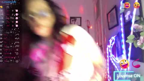 Snapshot of ravenandsin chatting on 11.09.25 Raven online show from 11.09.25