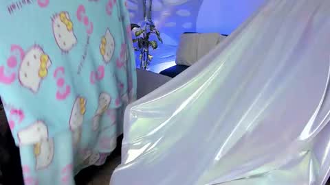 ravencollen online show from 10.17.25