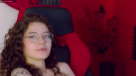 Snapshot of ravennmoonn chatting on 10.02.25 Raven online show from 10.02.25