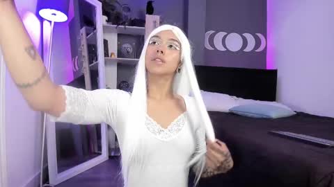 Raven Witch online show from 02.10.25