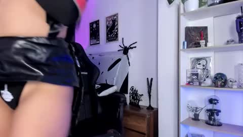 Raven Witch online show from 11.28.25