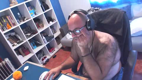 ravingr3d3 online show from 10.09.25