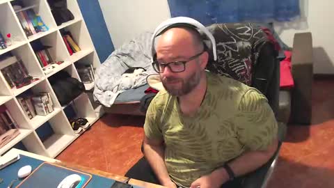 Snapshot of ravingr3d3 chatting on 04.21.26 ravingr3d3 online show from 04.21.26