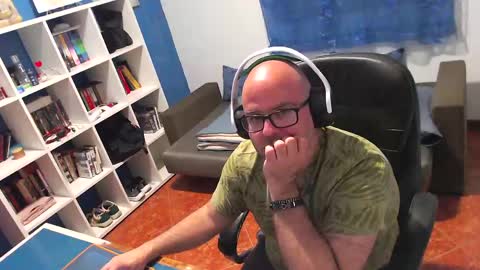 Snapshot of ravingr3d3 chatting on 04.25.26 ravingr3d3 online show from 04.25.26