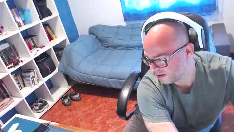 Snapshot of ravingr3d3 chatting on 04.27.26 ravingr3d3 online show from 04.27.26