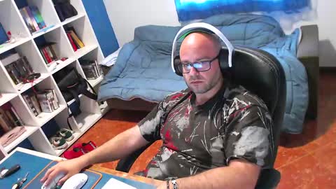 Snapshot of ravingr3d3 chatting on 04.29.26 ravingr3d3 online show from 04.29.26