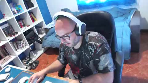 Snapshot of ravingr3d3 chatting on 04.30.26 ravingr3d3 online show from 04.30.26