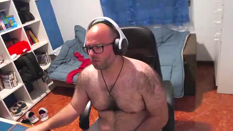 Snapshot of ravingr3d3 chatting on 05.01.26 ravingr3d3 online show from 05.01.26