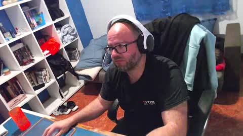 Snapshot of ravingr3d3 chatting on 05.09.26 ravingr3d3 online show from 05.09.26