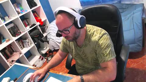 Snapshot of ravingr3d3 chatting on 05.19.26 ravingr3d3 online show from 05.19.26