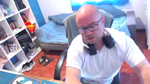 Snapshot of ravingr3d3 chatting on 05.22.26 ravingr3d3 online show from 05.22.26