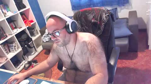 Snapshot of ravingr3d3 chatting on 05.26.26 ravingr3d3 online show from 05.26.26