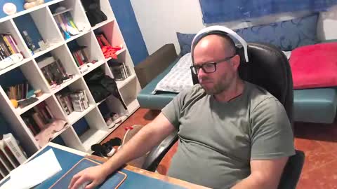 Snapshot of ravingr3d3 chatting on 05.31.26 ravingr3d3 online show from 05.31.26