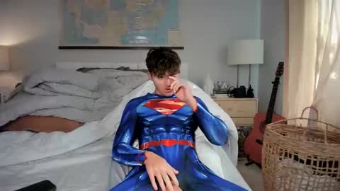 Snapshot of rawr_itsben chatting on 10.24.25 Its Ben online show from 10.24.25