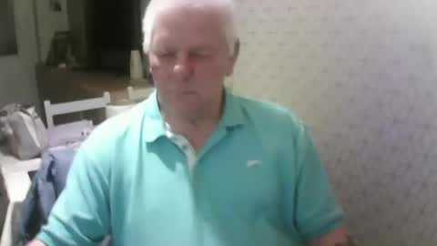 Snapshot of ray47 chatting on 09.22.25 ray47 online show from 09.22.25