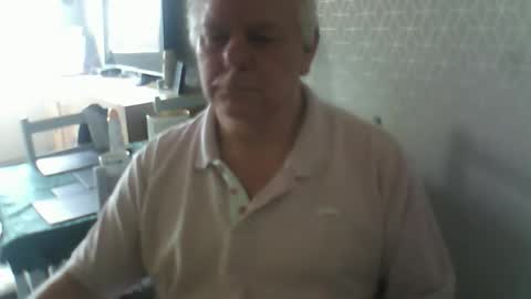 Snapshot of ray47 chatting on 10.21.25 ray47 online show from 10.21.25