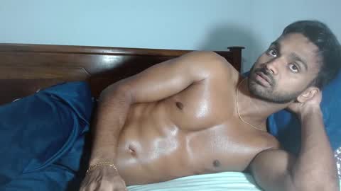 Snapshot of rayannzz chatting on 01.24.25 eyan online show from 01.24.25