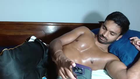 Snapshot of rayannzz chatting on 01.30.25 eyan online show from 01.30.25