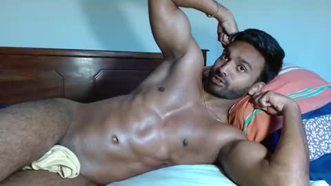 Snapshot of rayannzz chatting on 02.13.25 eyan online show from 02.13.25