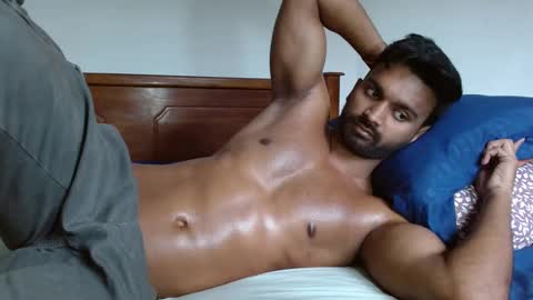 Snapshot of rayannzz chatting on 03.01.25 eyan online show from 03.01.25