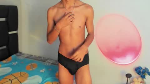 Snapshot of raydevil_ chatting on 02.01.26 Rayn online show from 02.01.26